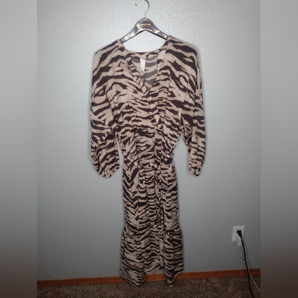 H&M Women Animal Print Midi Maxi Dress Medium Zebra Balloon Sleeve Brown V - Picture 1 of 6